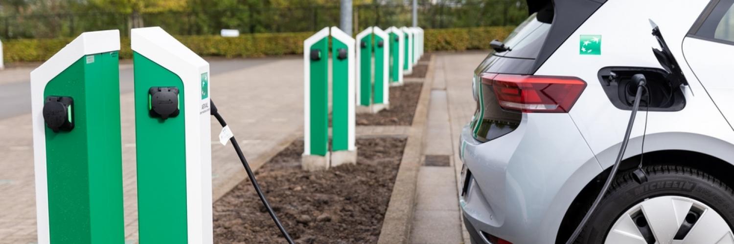A car charging at one the new charging stations (Photo by Tineke De Vos)